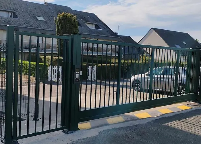 Bel Pres Du Port Et De La Daire